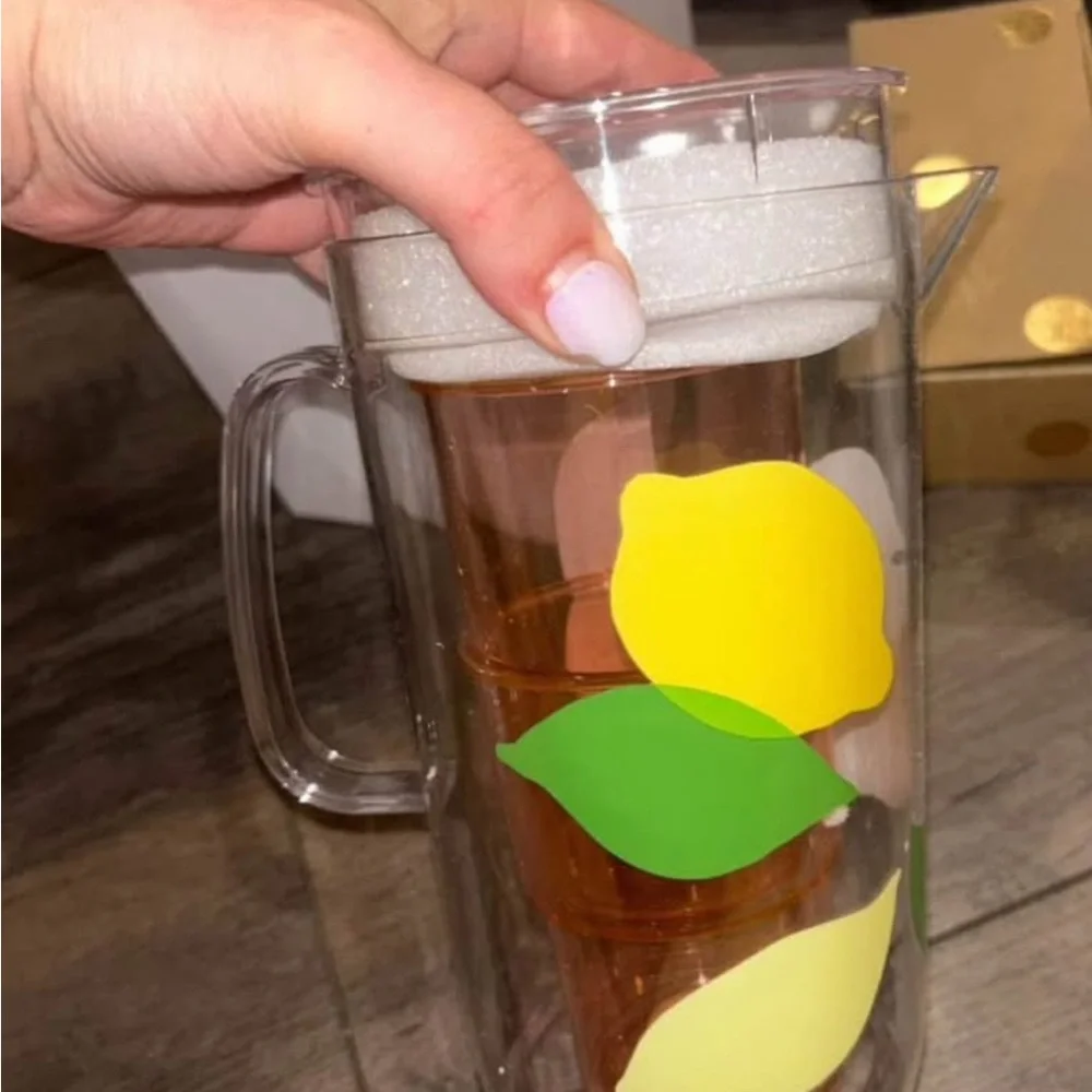 Kate Spade Lemon Design Pitcher with Pink Glasses - Picture 2 of 3